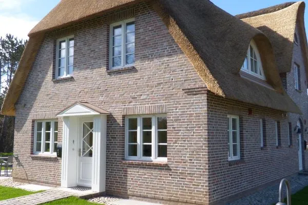 Ferienhaus Heidehüs mit Reetdach in Süddorf auf Amrum Heidehüs Friesenhaushälfte *Seepferdchen*