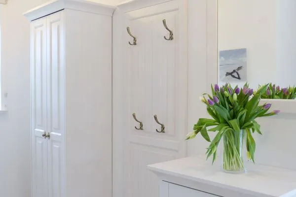 Garderobe in der Ferienwohnung Seepferdchen in Süddorf auf Amrum Heidehüs Friesenhaushälfte *Seepferdchen*