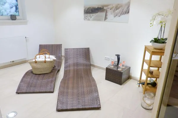 Liegen in der Sauna der Ferienwohnung Seepferdchen in Süddorf auf Amrum Heidehüs Friesenhaushälfte *Seepferdchen*