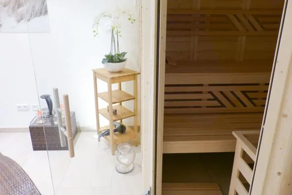 Sauna in der Ferienwohnung Seepferdchen in Süddorf auf Amrum Heidehüs Friesenhaushälfte *Seepferdchen*