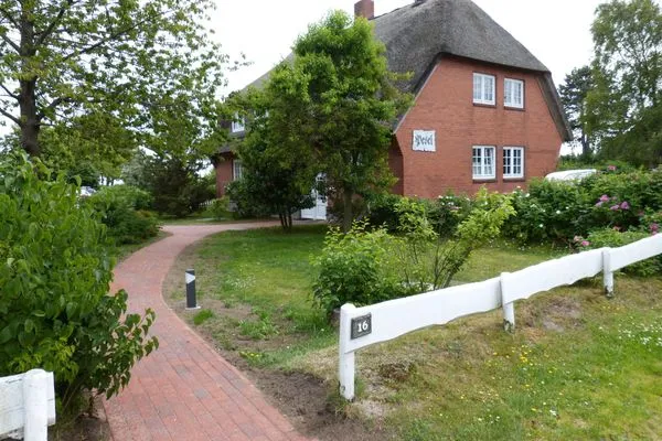Ansicht Ferienhaus Pesel in Norddorf auf Amrum Haus Pesel Ferienwohnung *Reetblick*
