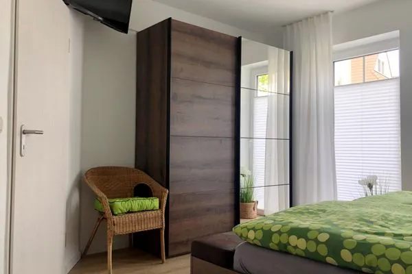 Schlafzimmer mit Doppelbett Parkresidenz am Hafen Wohnung HF 11 - "MeerZeit"