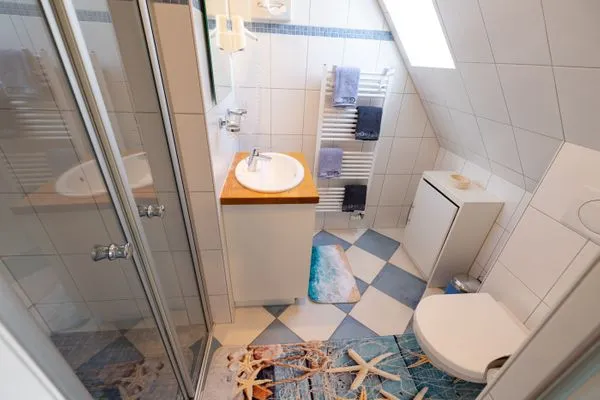Badezimmer Haus Waltraud Ferienwohnung „Spelkasje"