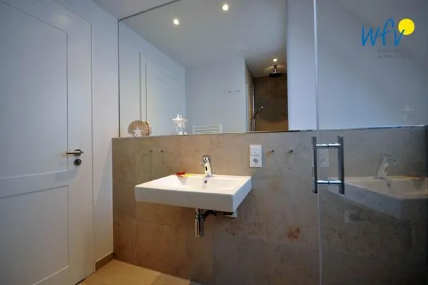 Badezimmer Achterhus Ferienwohnung Inseltraum