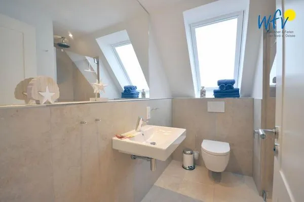 Badezimmer Achterhus Ferienwohnung Inseltraum