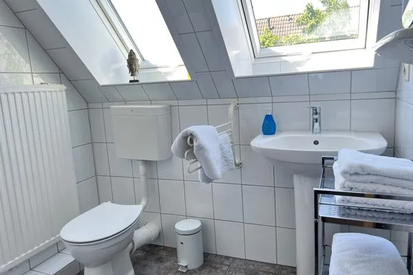 Badezimmer  Hus Waterkant 3 Kombüse OG li.