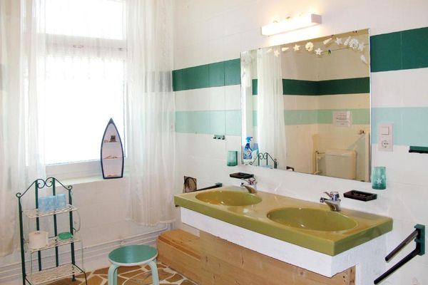  Ferienhaus " Alte Grundschule Berdum" Berdum - Schlafzimmer