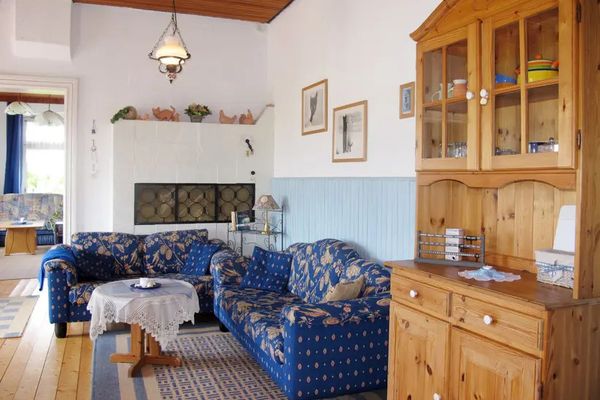  Ferienhaus " Alte Grundschule Berdum" Berdum - Wohnzimmer