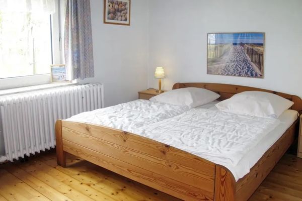  Ferienhaus " Alte Grundschule Berdum" Berdum - Schlafzimmer