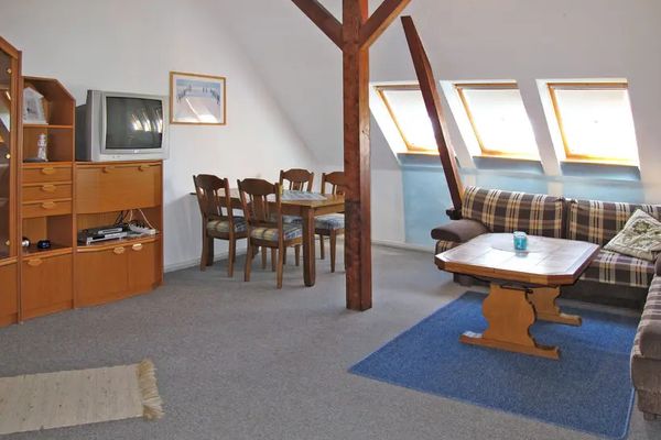  Ferienhaus " Alte Grundschule Berdum" Berdum - Wohnzimmer