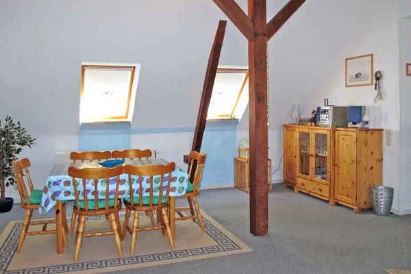  Ferienhaus " Alte Grundschule Berdum" Berdum - Wohnzimmer