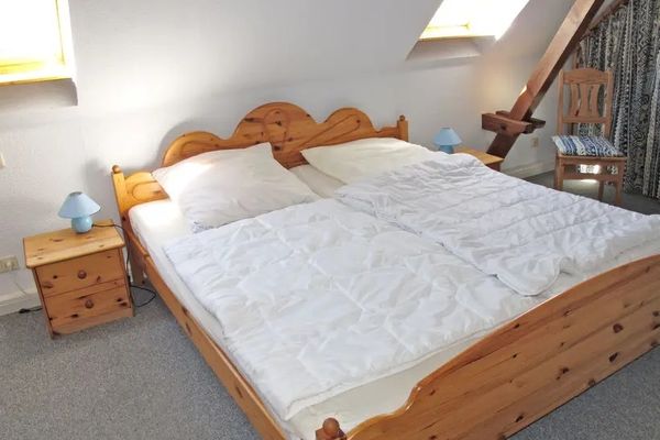  Ferienhaus " Alte Grundschule Berdum" Berdum - Schlafzimmer