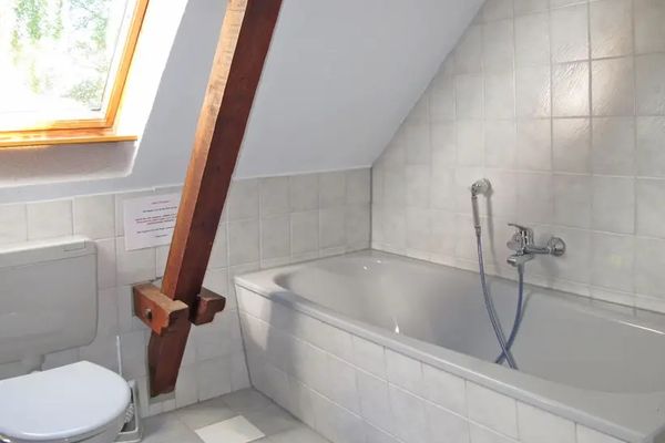  Ferienhaus " Alte Grundschule Berdum" Berdum - Badezimmer