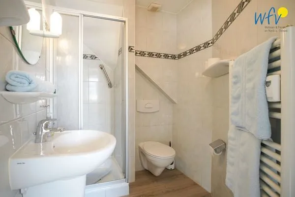 Badezimmer Hus Strandloperke Ferienwohnung 5