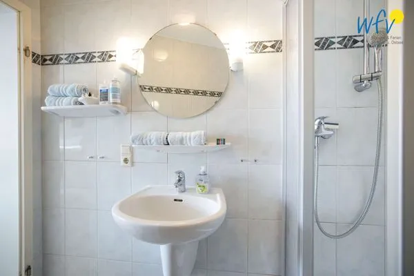 Badezimmer Hus Strandloperke Ferienwohnung 5