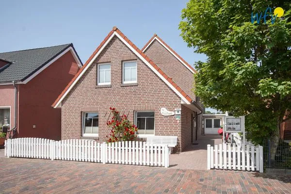 Hauptansicht Hus Strandloperke Ferienwohnung Seesternchen