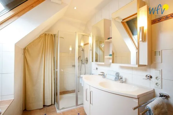 Badezimmer Traumschiff Borkum Ferienwohnung 3