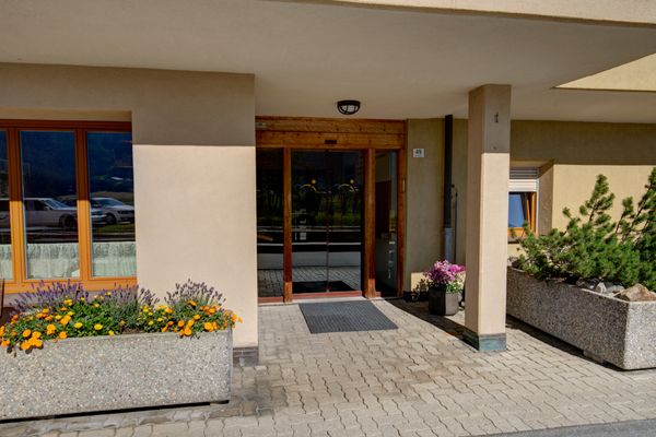 Chesa Munteratsch 2-Zimmerwohnung 301 Typ E Silvaplana - -img.tag.facade_entrance-