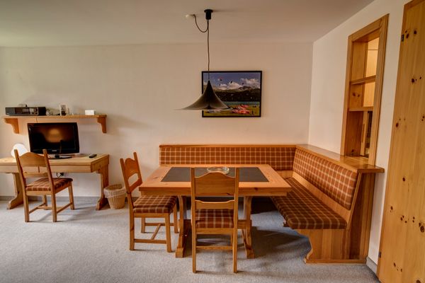 Chesa Munteratsch 1 1/2-Zimmerwohnung 509 Typ D Silvaplana - Living room