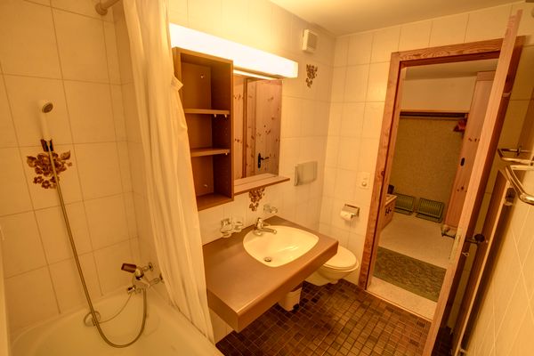 Chesa Munteratsch 1 1/2-Zimmerwohnung 509 Typ D Silvaplana - Bathroom