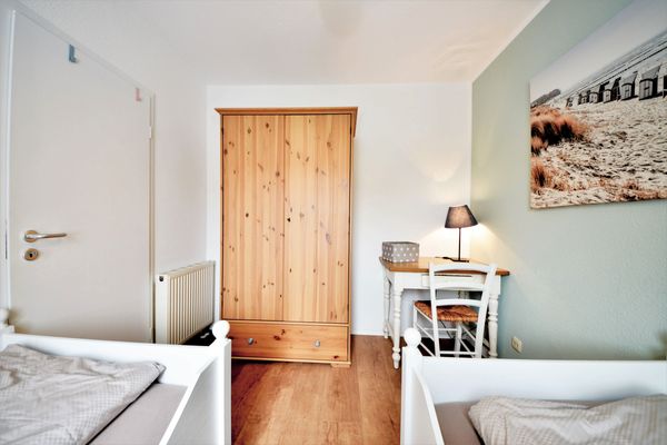  Haus Blümlein Wangerooge Wangerooge - Das zweite Schlafzimmer. Auch mit Bauernbetten. Friesische Art.