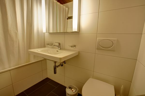 Chesa Munteratsch 2-Zimmerwohnung 302 Typ E Silvaplana - -img.tag.bathroom-