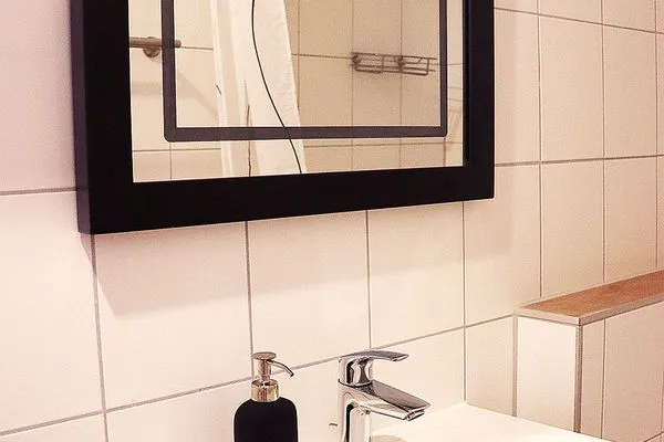 Waschbecken mit  Strandnahe Souterrain-Ferienunterkunft - Mit gratis Bettwäsche-Paket