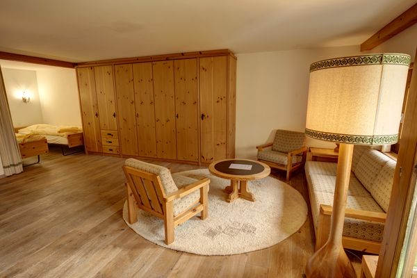 Chesa Munteratsch 1 1/2-Zimmerwohnung 409 Typ C Silvaplana - Living room