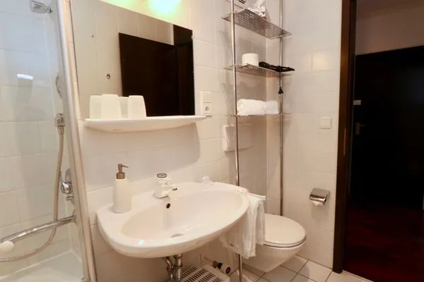 Bathroom  Central Pearl