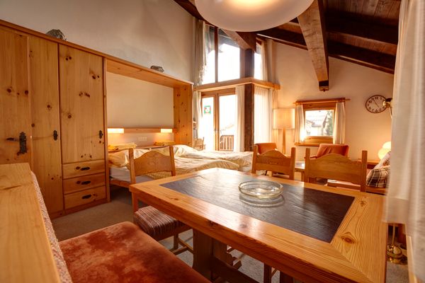 Chesa Munteratsch 2-Zimmerwohnung 610 Typ E Silvaplana - -img.tag.livingroom-