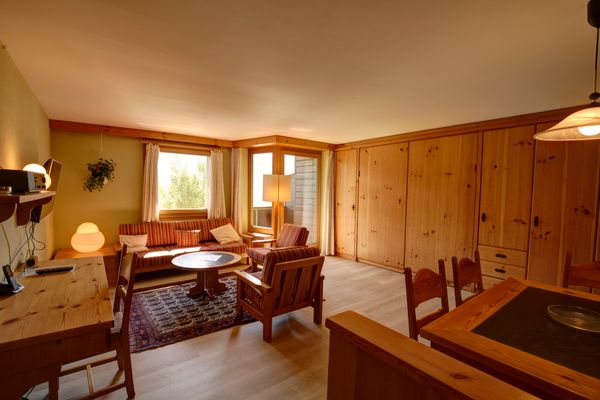 Chesa Munteratsch 2 1/2-Zimmerwohnung 202 Typ G Silvaplana - Wohnzimmer