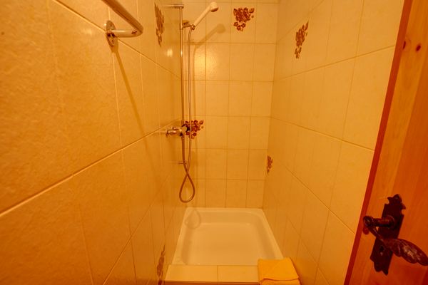 Chesa Munteratsch 2 1/2-Zimmerwohnung 202 Typ G Silvaplana - Badezimmer