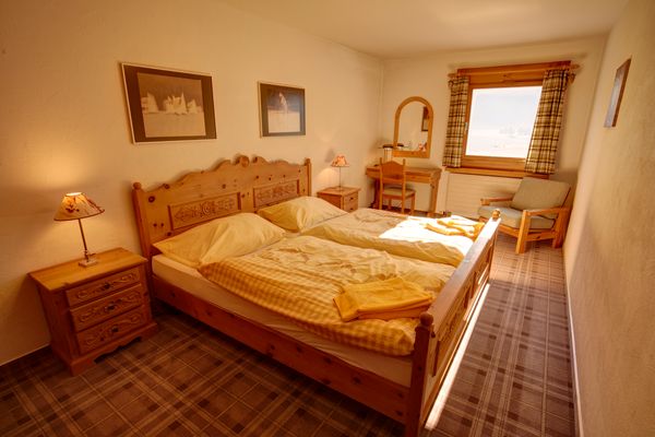 Chesa Munteratsch 2-Zimmerwohnung 102 Typ E Silvaplana - -img.tag.bedroom-