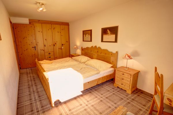 Chesa Munteratsch 2-Zimmerwohnung 102 Typ E Silvaplana - -img.tag.bedroom-