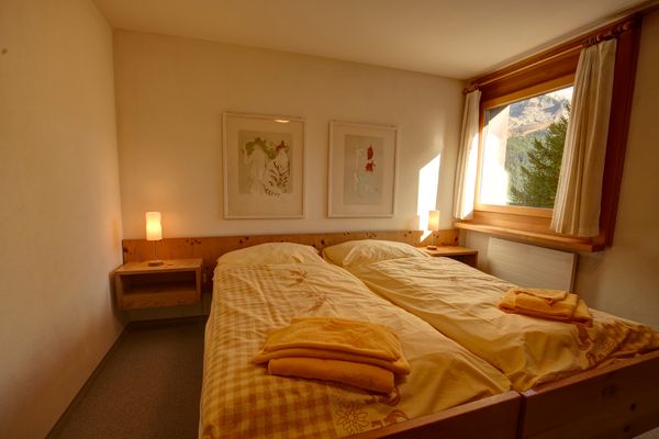 Chesa Munteratsch 3 1/2-Zimmerwohnung 508 Typ H Silvaplana - -img.tag.bedroom-