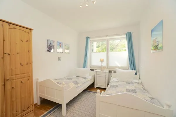 Schlafzimmer  Ferienwohnung für 4 Personen am Borbyer Ufer mit zwei Sonnenterrassen