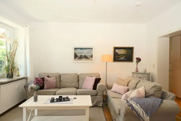 Wohnzimmer  Ferienwohnung für 4 Personen am Borbyer Ufer mit zwei Sonnenterrassen