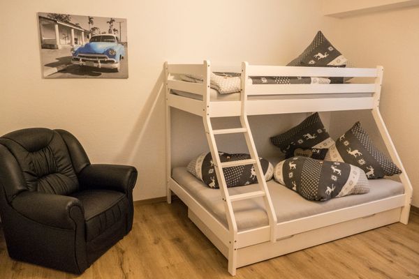 Ferienanlage Neuschwansteinblick Ferienwohnung 101 Ferienwohnungen in Füssen - Schlafzimmer