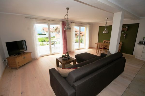  Ferienwohnung Katja Ferienwohnungen in Hopfen am See - Wohnzimmer