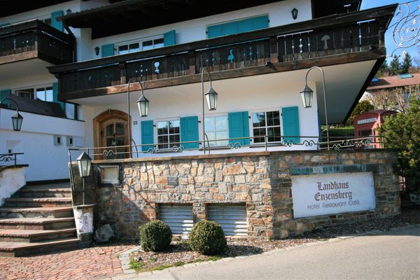  Ferienwohnung Neuschwanstein Ferienwohnungen in Hopfen am See - Fassade / Eingang