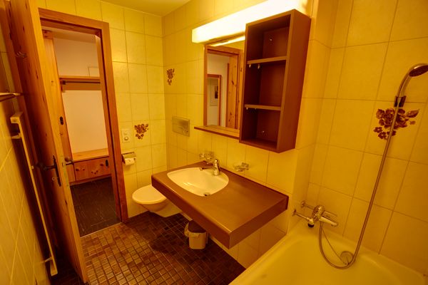 Chesa Munteratsch 1 1/2-Zimmerwohnung 304 Typ D Silvaplana - -img.tag.bathroom-