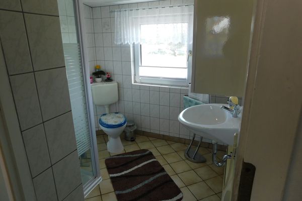  Haus Krüger Wieck - Badezimmer