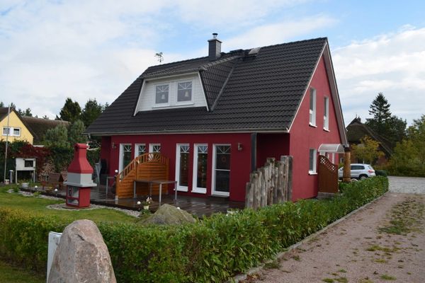  Leuchtfeuer Born - Fassade / Eingang