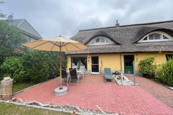  Acki Wieck - Fassade / Eingang