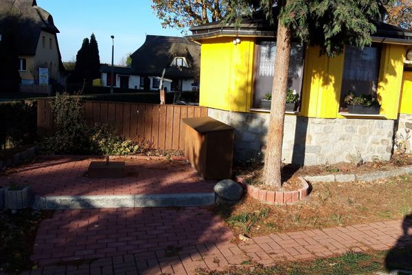  Sonnenblume Born - Fassade / Eingang