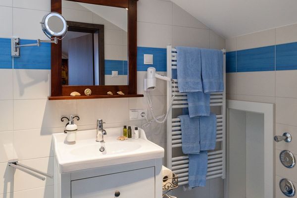 Vitusfort Doppelzimmer Scottish Whisky Ferienwohnungen in Hopfen am See - Badezimmer