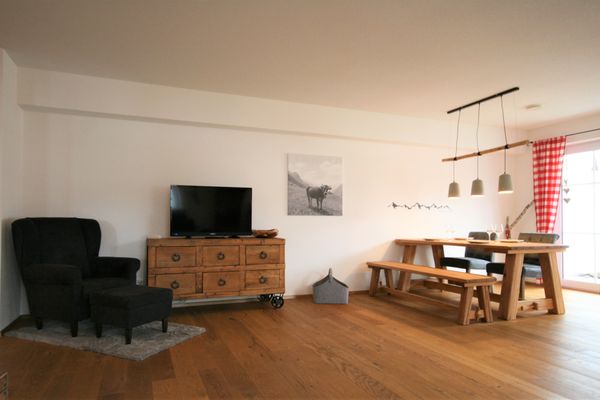  Ferienwohnung Allgäustüble am See Ferienwohnungen in Schwangau - Wohnzimmer
