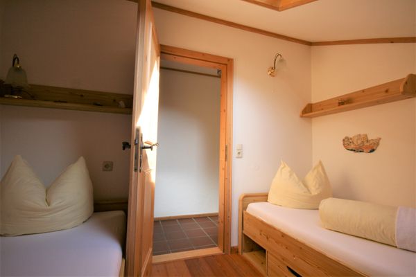  Ferienwohnung Alpenliebe Ferienwohnungen in Schwangau - Schlafzimmer