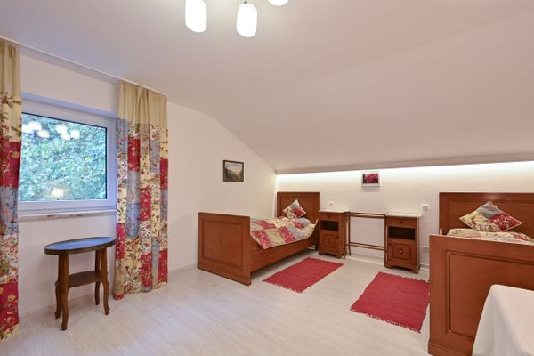  Ferienwohnung Helga Ferienwohnungen in Hohenschwangau - Schlafzimmer