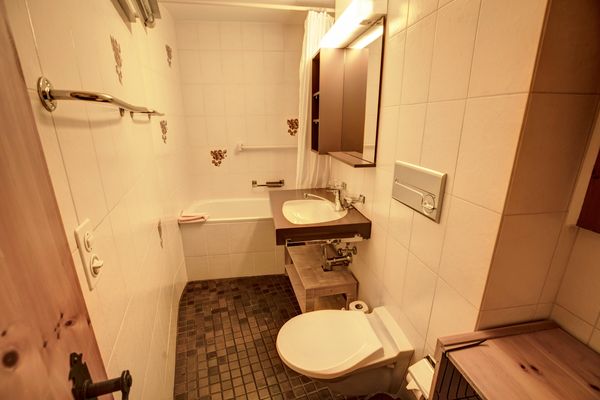 Chesa Munteratsch 1-Zimmerwohnung 310 Typ B Silvaplana - -img.tag.bathroom-